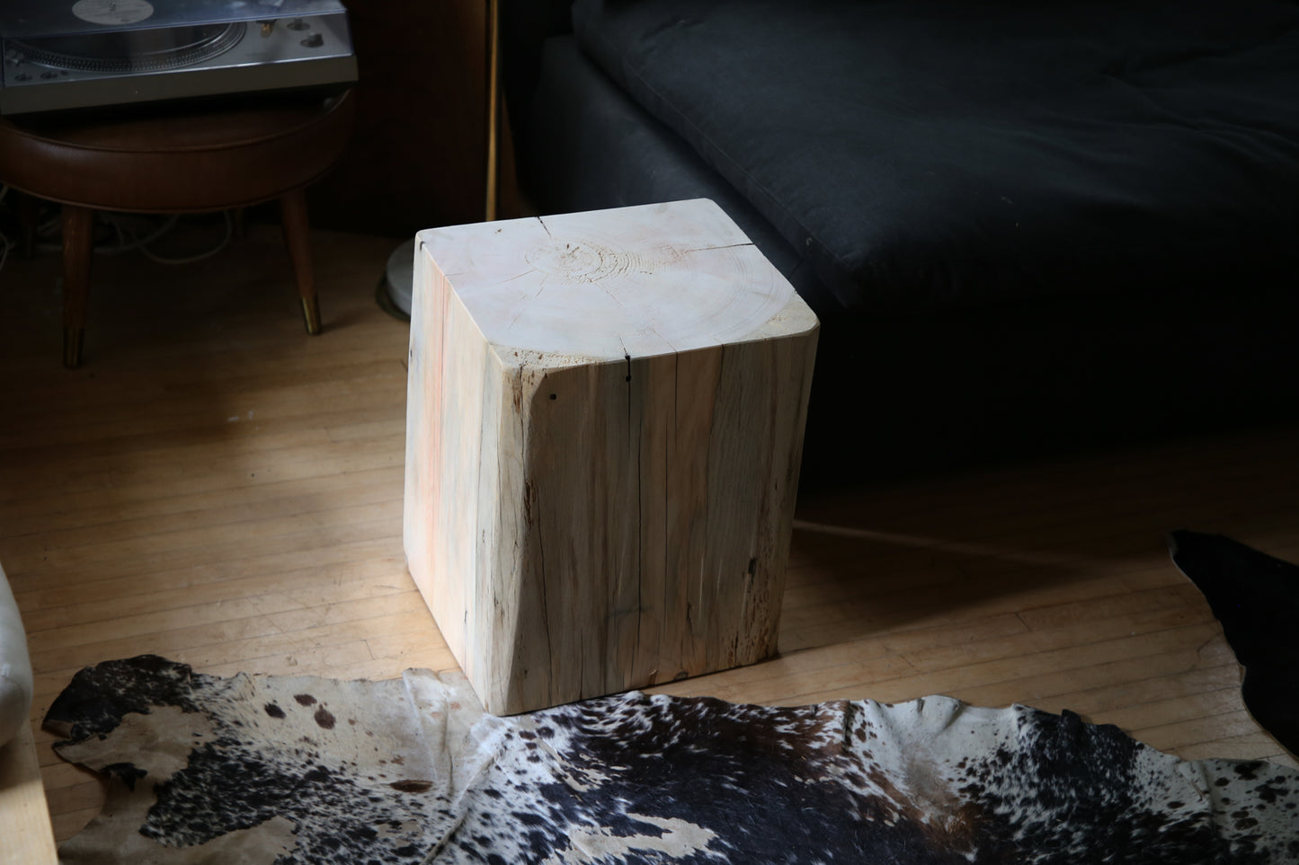 Accent Table/ Side Table